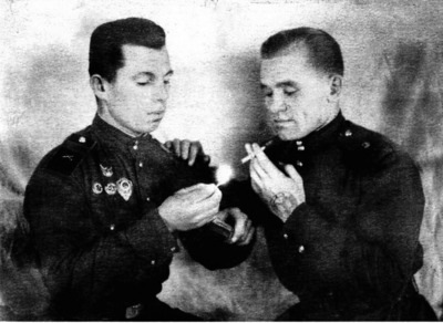 Послевоенное фото с товарищем (Андреев слева). Хасанский район