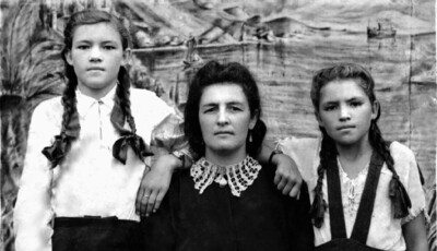 Мария Кондрашова с дочерьми