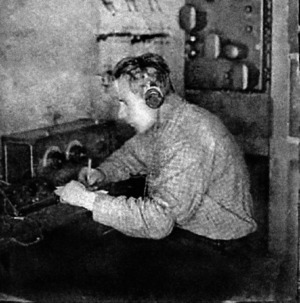 В.В. Балихин на золотом прииске, 1937 г. На обороте написано: «Привет всем с далекого острова Сахалина»