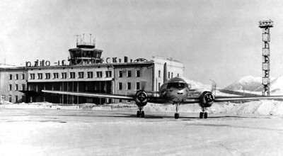 Островная воздушная гавань в 1970-е. Авиация стала главной дорогой жизни, воздушным мостом на материк