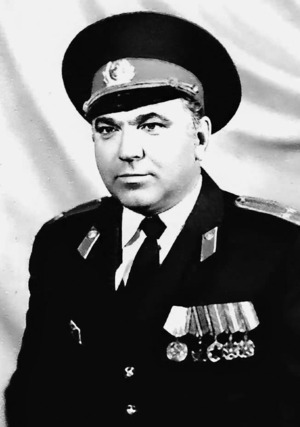 Виктор Фёдорович Бондарев (сын героя), 1985 год, Южно-Сахалинск