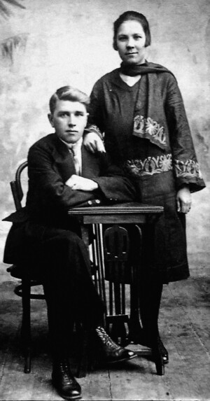 Родители Иды Браташовой, г. Ачинск, 1930 г.