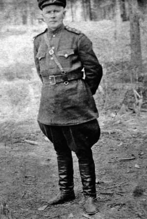 Иван Самсонов на фронте. Литва, 1944 г.