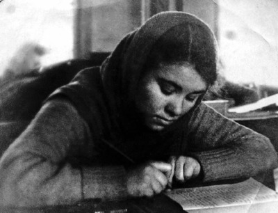 Ида Самсонова в школе, начало 1950-х гг.