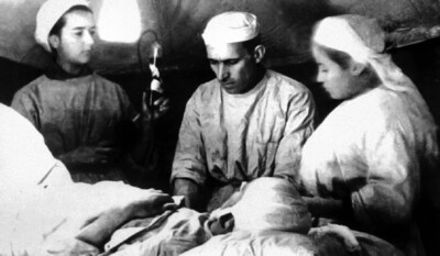 Хирург Г.Т. Власов в сталинградском полевом госпитале