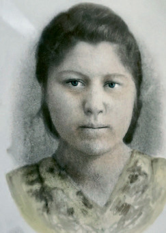 Родная сёстра Елена 