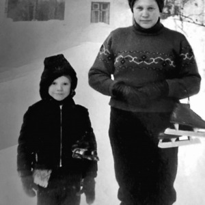 С сыном Владимиром, 60-е годы, г. Южно-Сахалинск