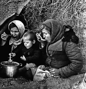 Дети войны – им выпало родиться накануне Великой Отечественной и испытать все тяготы суровых лет. Мирные жители Сталинграда. Фотохроника ВОВ