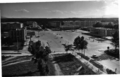 Долинск, центральная площадь, 1980 год. Источник odlsakhalin.ru