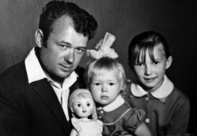 Валентин Кузнецов с дочерьми. 1967 г.