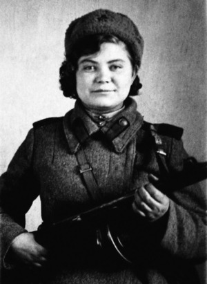Бозюкова Лидия Васильевна, сестра Мурой А.В., 1943 г.