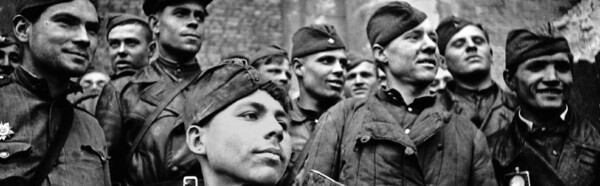 Советские солдаты-победители. Фотохроника ВОВ
