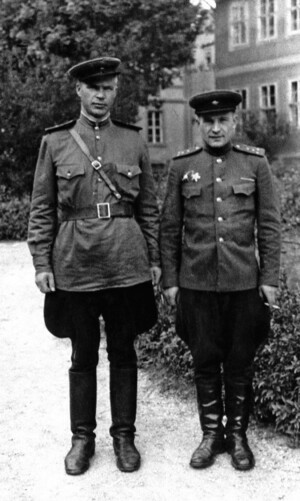 Павел (справа) в Германии. 1945 г.