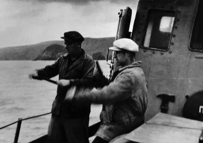 В прибрежных водах. В 1960-е Г.Л. Самойлов работал капитаном катера в Яблочной и Чеховской МРС