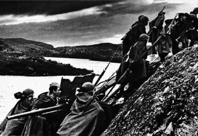 Солдатский труд. Заполярье, 1941 год. Снимок корреспондента фотохроники ТАСС Евгения Халдея