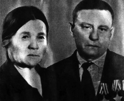 Николай Сергеевич с супругой Любовью Ефимовной, Холмск, 1960-е годы