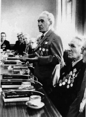 Яков Михайлович на встрече с фронтовиками, Долинск, 1980 год