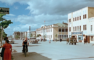Южно-Сахалинск, ул. Ленина, 1950-е. Автор: Семен Фриндлянд
