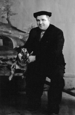 Петр Золотун с собакой Миртой